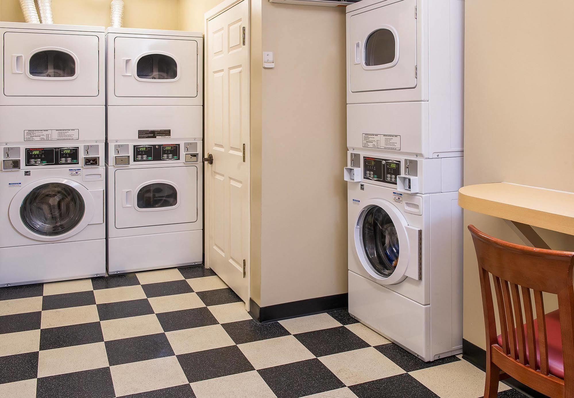 Extended Stay America Suites - Chantilly - Dulles Екстер'єр фото